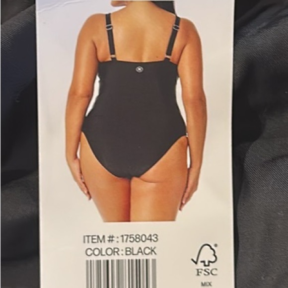 Hurley Women’s UPF 50+ Black One Piece Swimsuit XXL NWT Beach Travel Spring - Picture 2 of 11